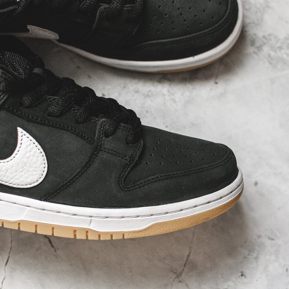 Nike SB Dunk Low Black Gum