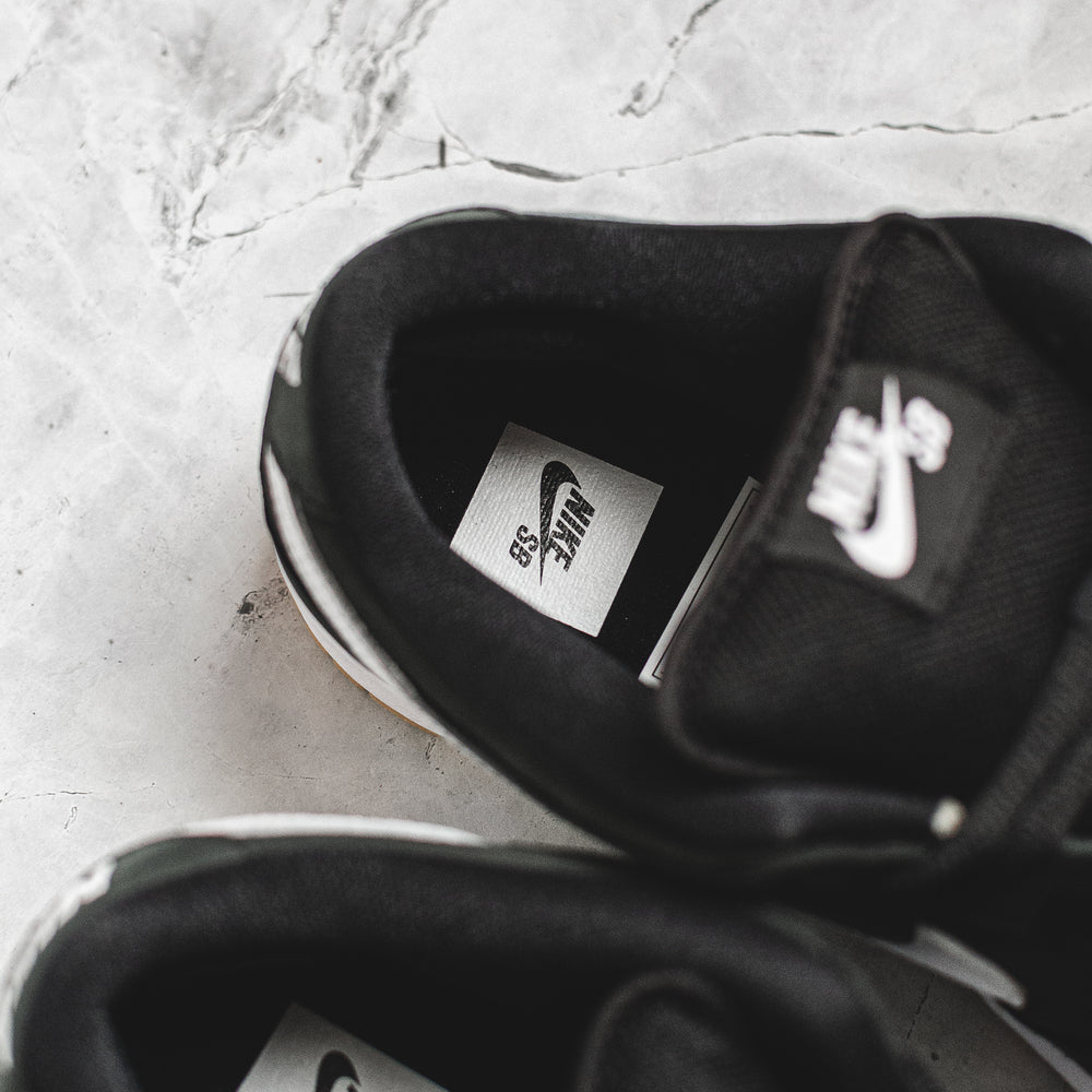 Nike SB Dunk Low Black Gum