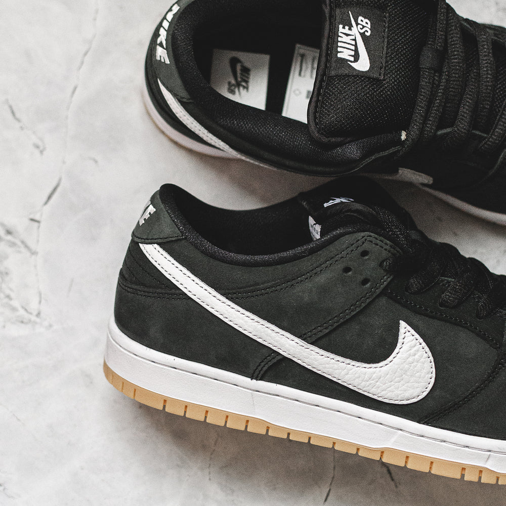 Nike SB Dunk Low Black Gum