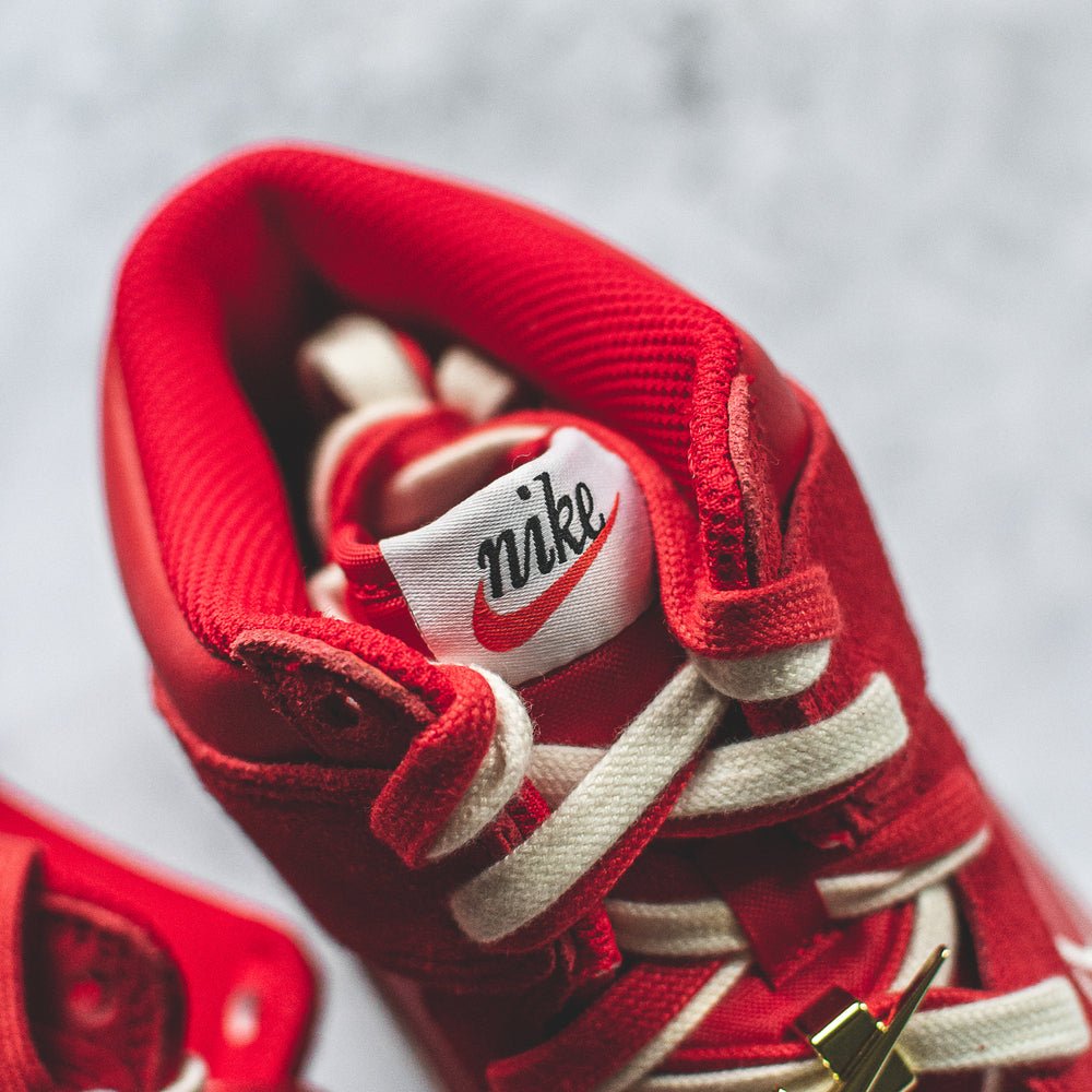 Nike Dunk High SE University Red